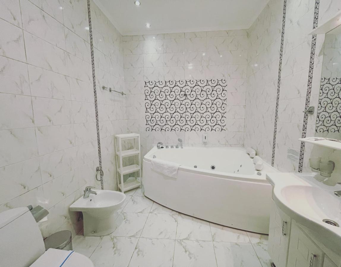 Двокімнатні Апартаменти На Лукіяновича, 3 Leópolis Exterior foto